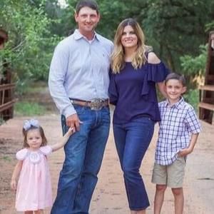 Meet your Posher, Cara